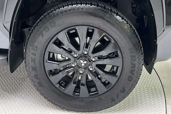 2025 Mitsubishi Triton GSR MV 4X4 thumb-9