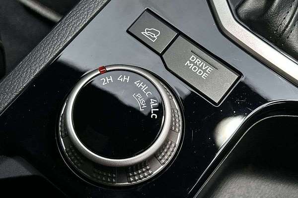 2025 Mitsubishi Triton GSR MV 4X4 thumb-15