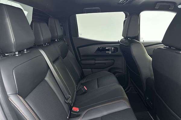 2025 Mitsubishi Triton GSR MV 4X4 thumb-11