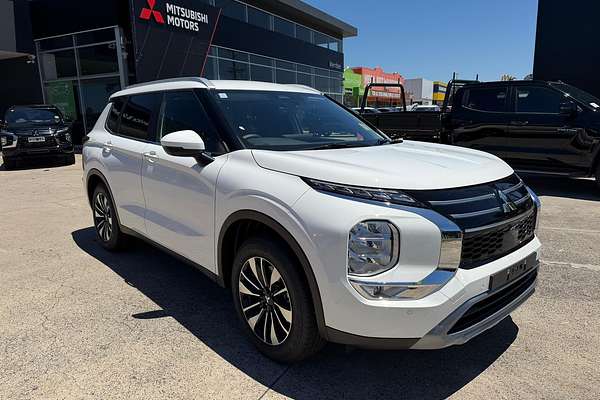 2025 Mitsubishi Outlander LS ZM