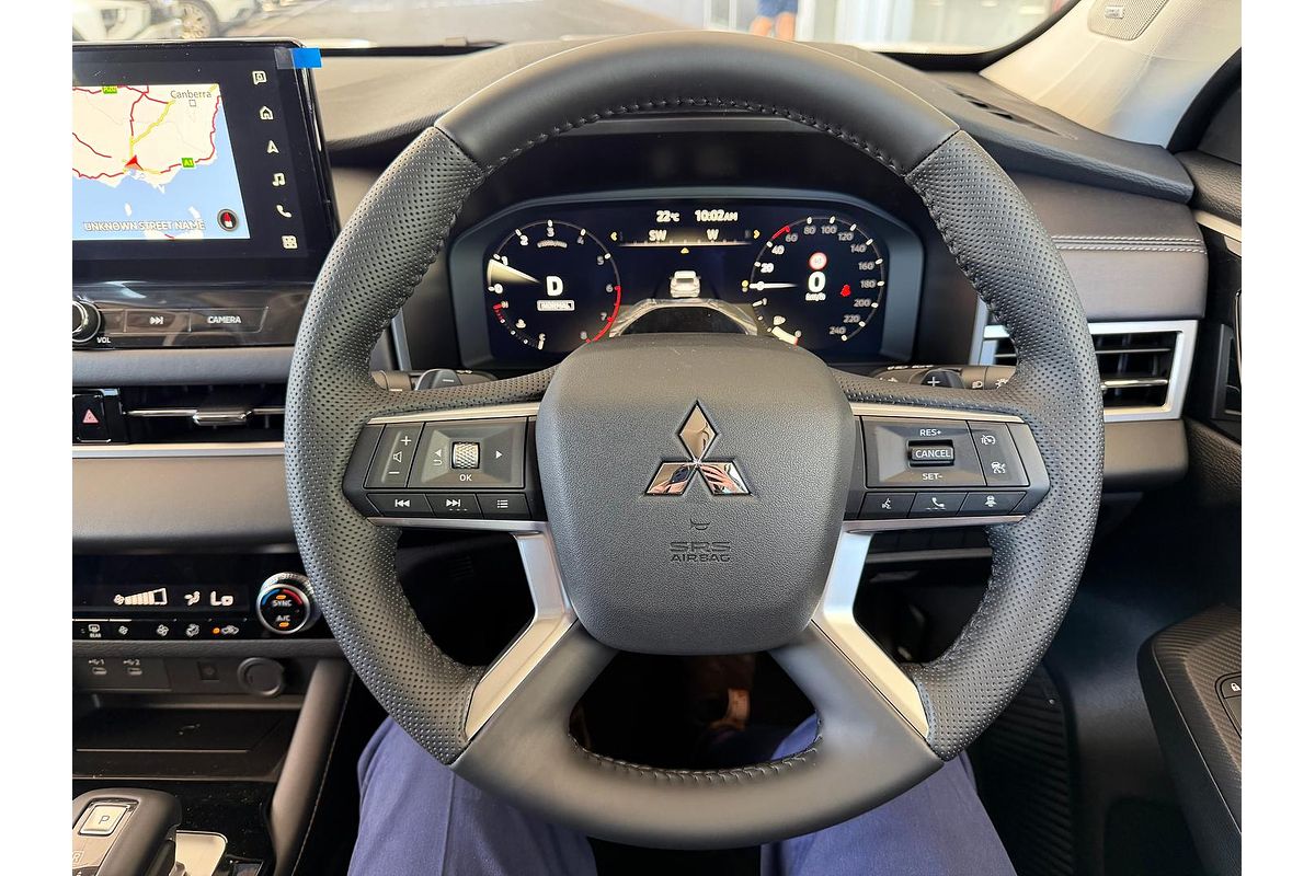 2025 Mitsubishi Outlander LS ZM