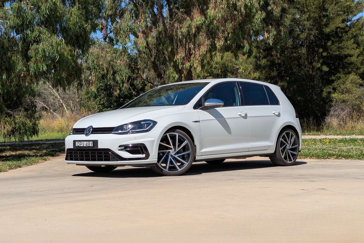 2017 Volkswagen Golf R 7.5