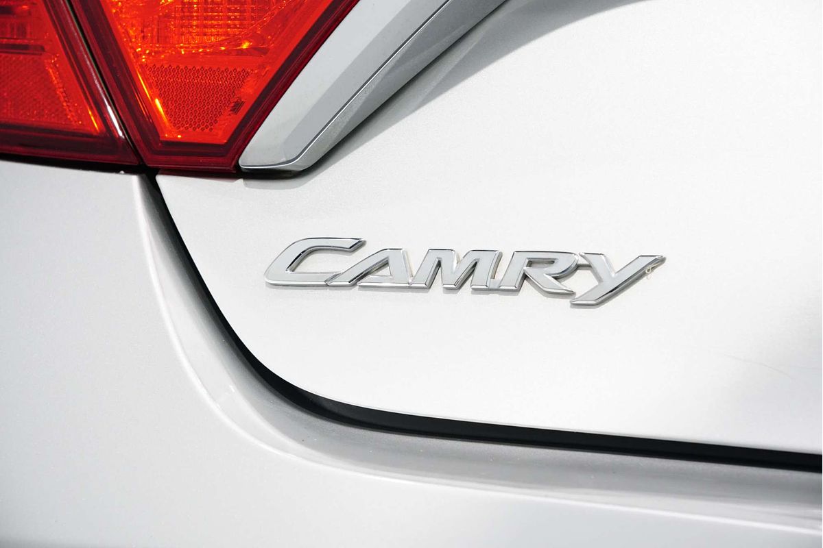 2017 Toyota Camry Atara S ASV50R