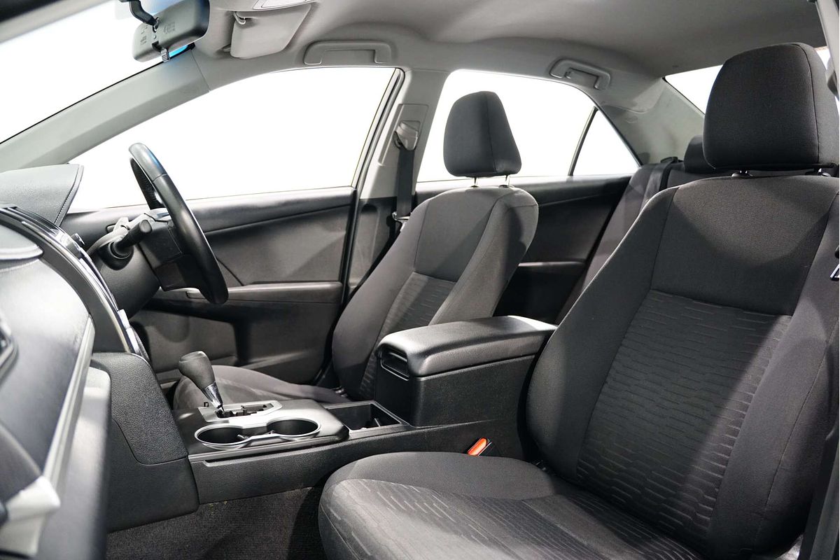 2017 Toyota Camry Atara S ASV50R