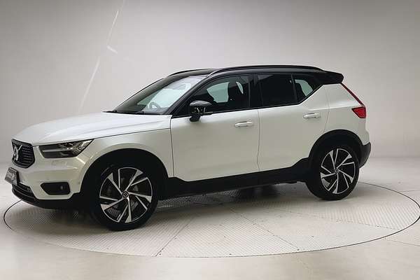 2019 Volvo XC40 T5 R-Design thumb-3
