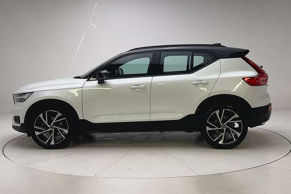 2019 Volvo XC40 T5 R-Design thumb-4
