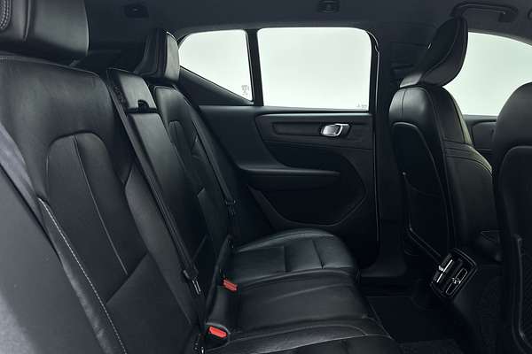 2019 Volvo XC40 T5 R-Design thumb-11
