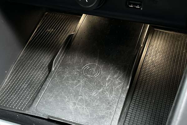 2019 Volvo XC40 T5 R-Design thumb-16