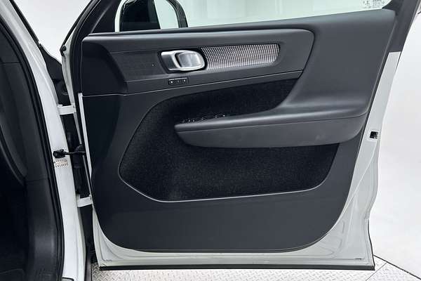 2019 Volvo XC40 T5 R-Design thumb-18