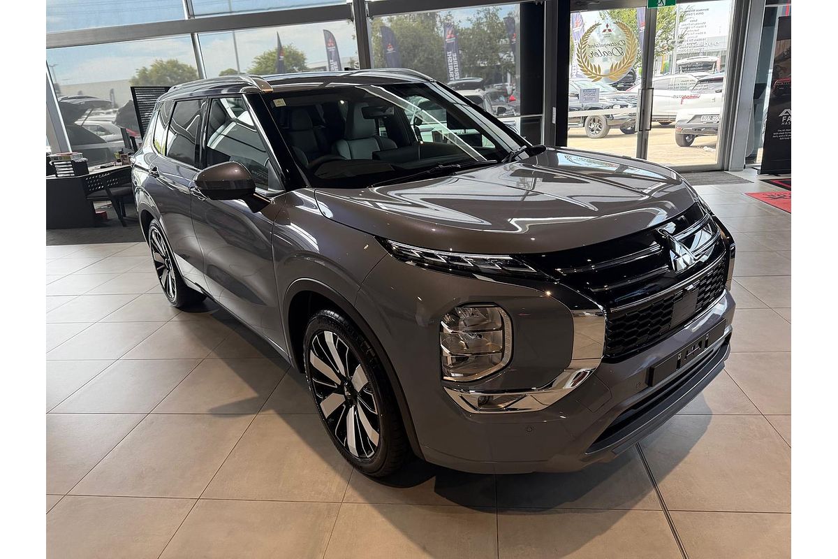 2025 Mitsubishi Outlander Exceed ZM