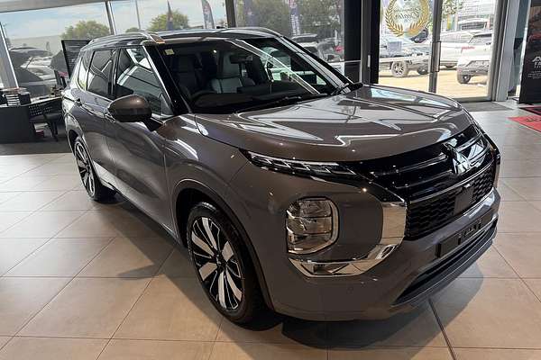 2025 Mitsubishi Outlander Exceed ZM