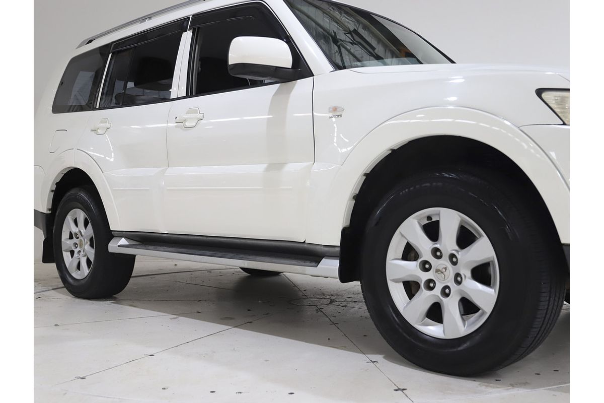 2009 Mitsubishi PAJERO R 5 SP AUTO SPORTS MODE 2D WAGON V6