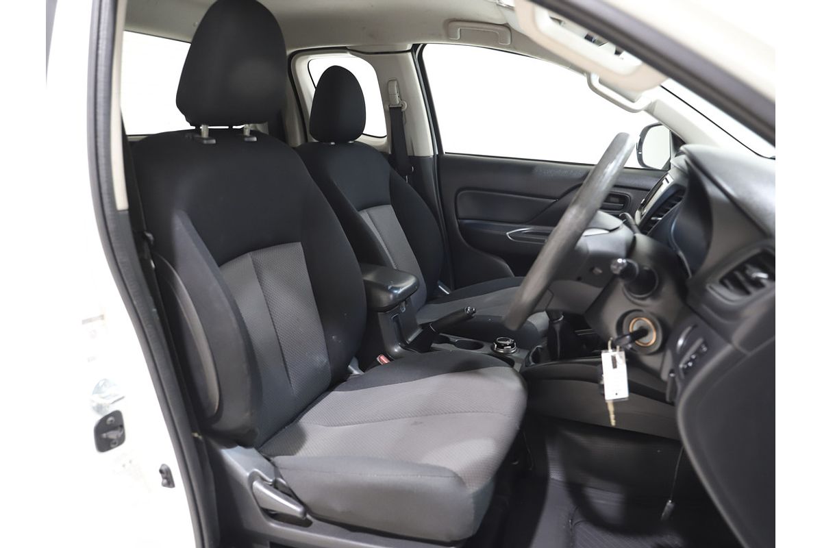 2019 Mitsubishi MQ Triton GLX 2.4L DID 6M/T 4x4 CC CC