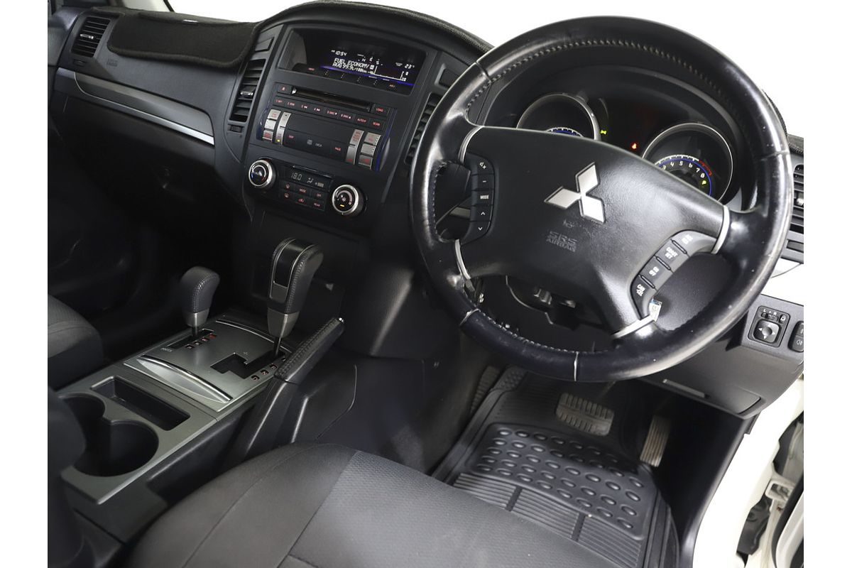 2009 Mitsubishi PAJERO R 5 SP AUTO SPORTS MODE 2D WAGON V6