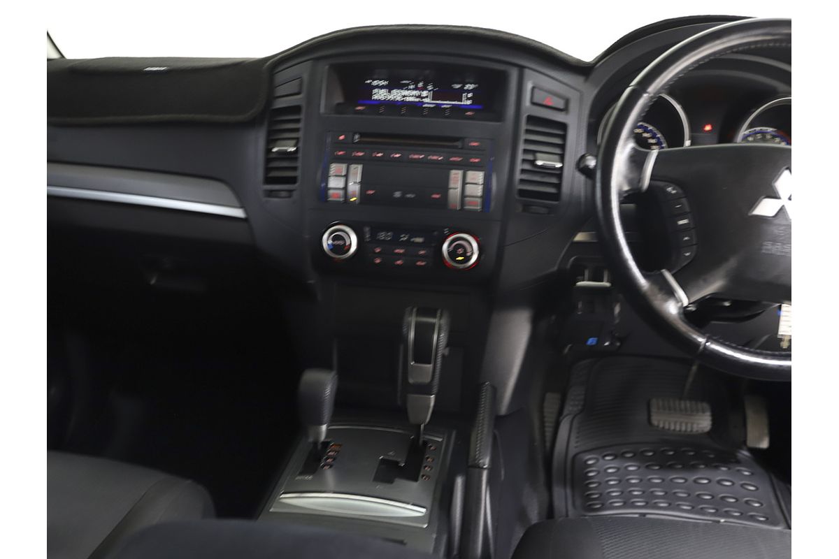 2009 Mitsubishi PAJERO R 5 SP AUTO SPORTS MODE 2D WAGON V6