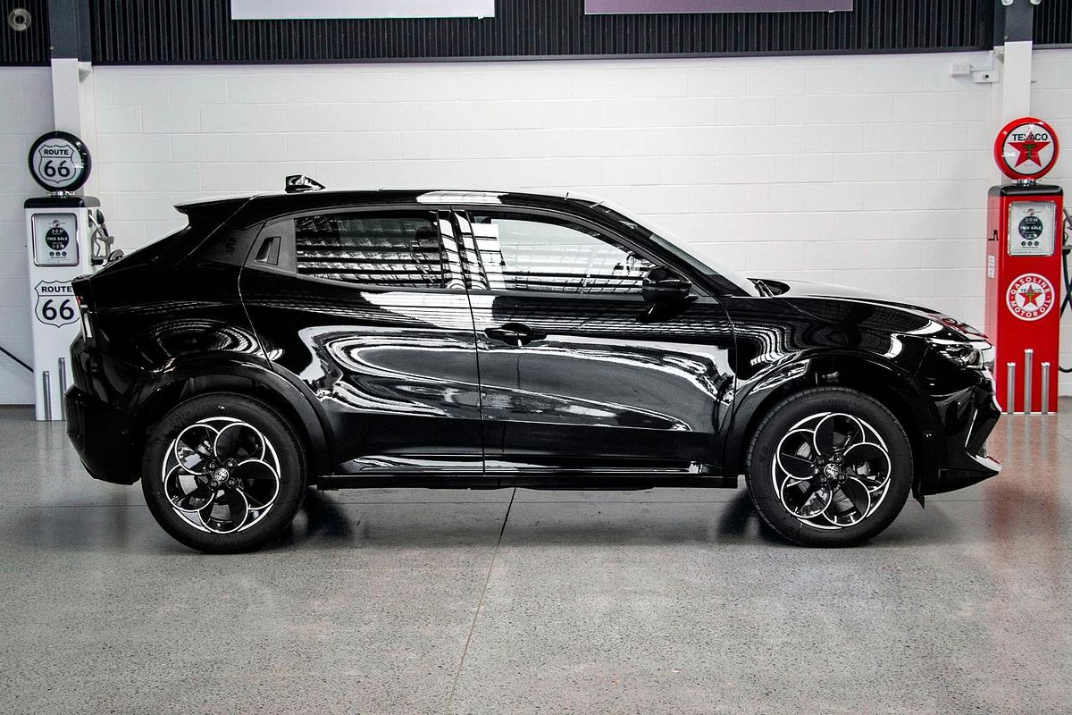 2025 Alfa Romeo Junior Ibrida