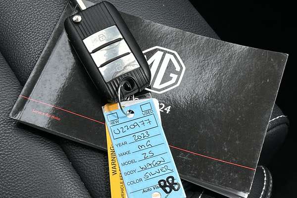 2023 MG ZS Essence AZS1 thumb-22