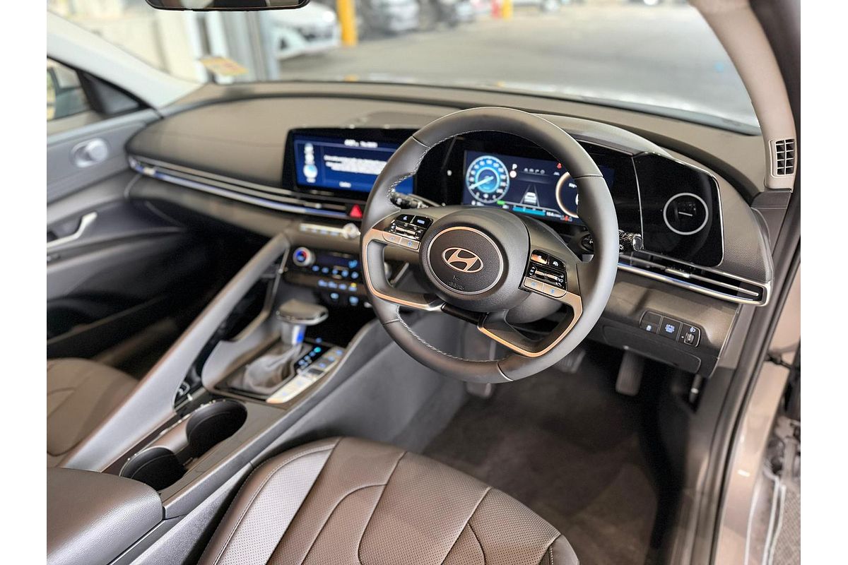 2025 Hyundai i30 Elite Hybrid CN7.V2