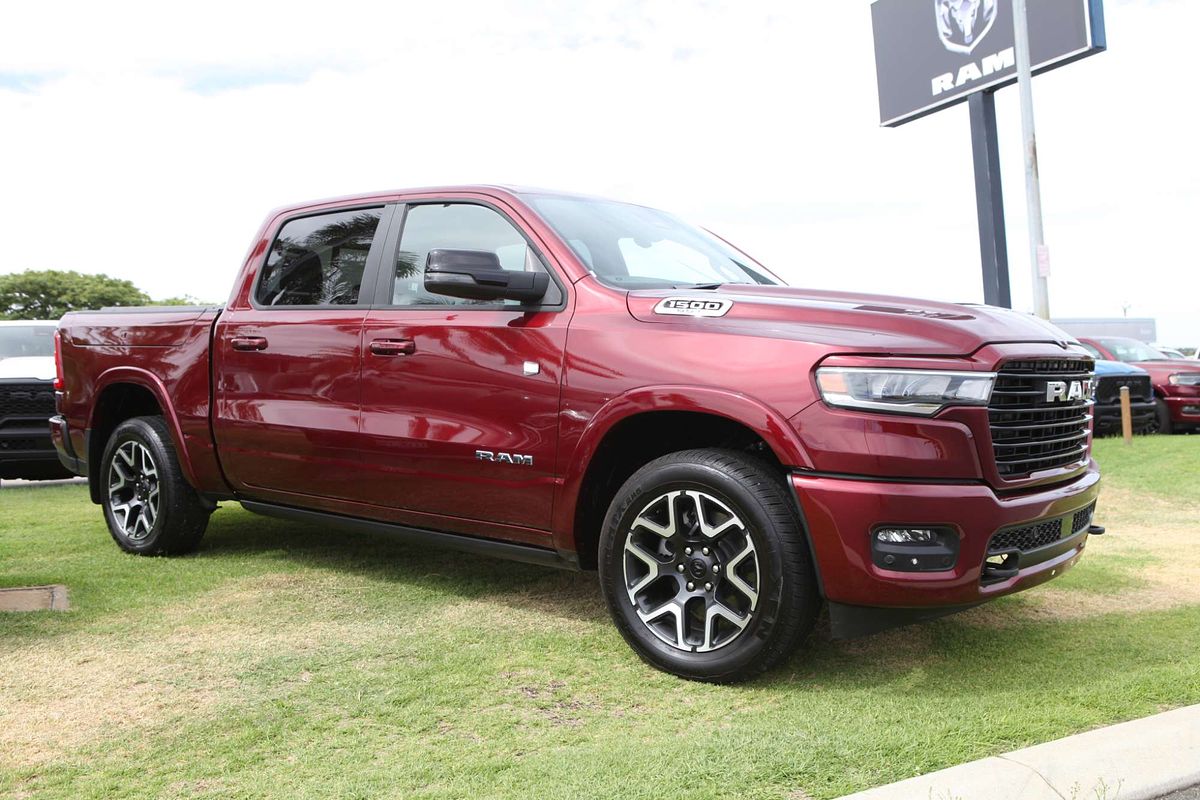 2025 RAM 1500 Laramie Sport Hurricane SO RamBox DT 4X4 SWB