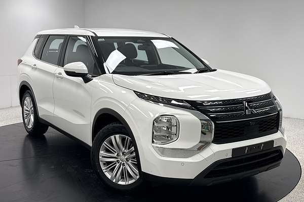 2023 Mitsubishi Outlander ES ZM