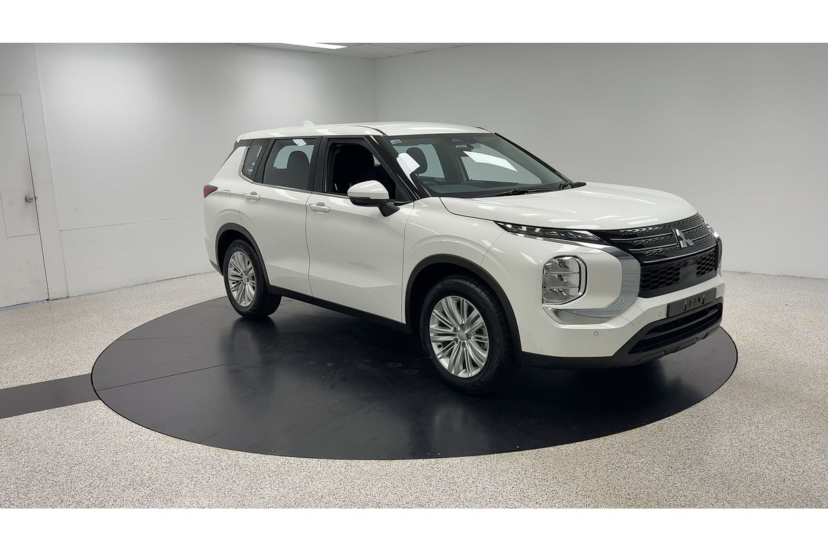 2023 Mitsubishi Outlander ES ZM