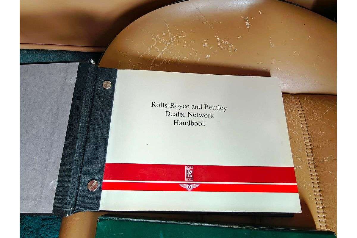 BROOKLANDS 6.8L V8 ELECTRONIC F/INJ 4 SP AUTOMATIC 4D SALOON 