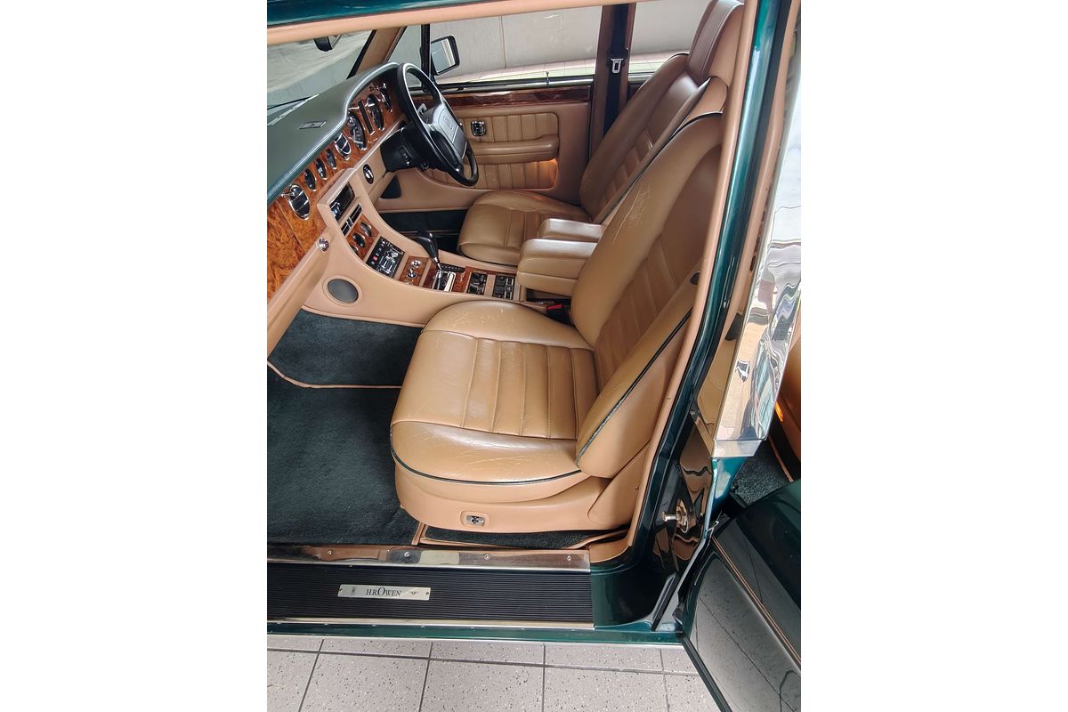 BROOKLANDS 6.8L V8 ELECTRONIC F/INJ 4 SP AUTOMATIC 4D SALOON 