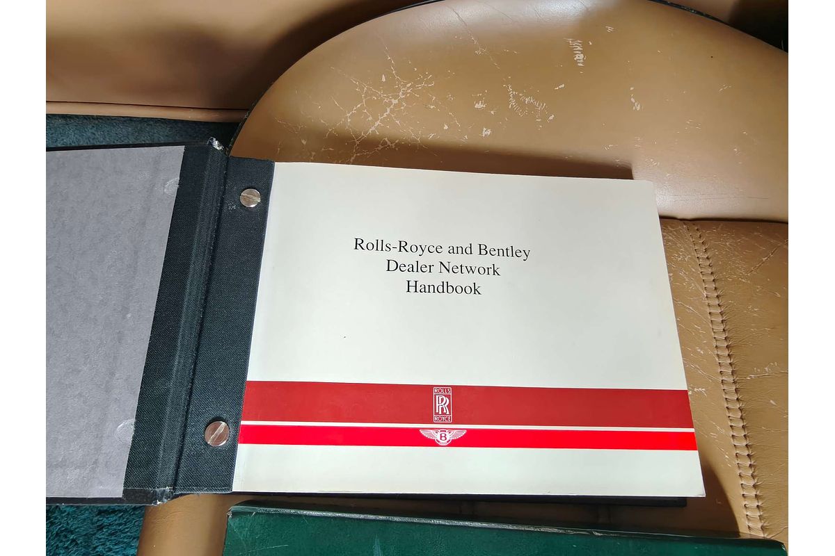 BROOKLANDS 6.8L V8 ELECTRONIC F/INJ 4 SP AUTOMATIC 4D SALOON 