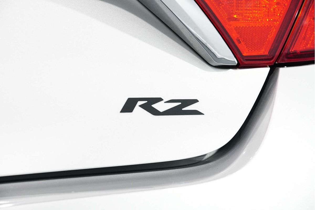 2017 Toyota Camry Atara S ASV50R