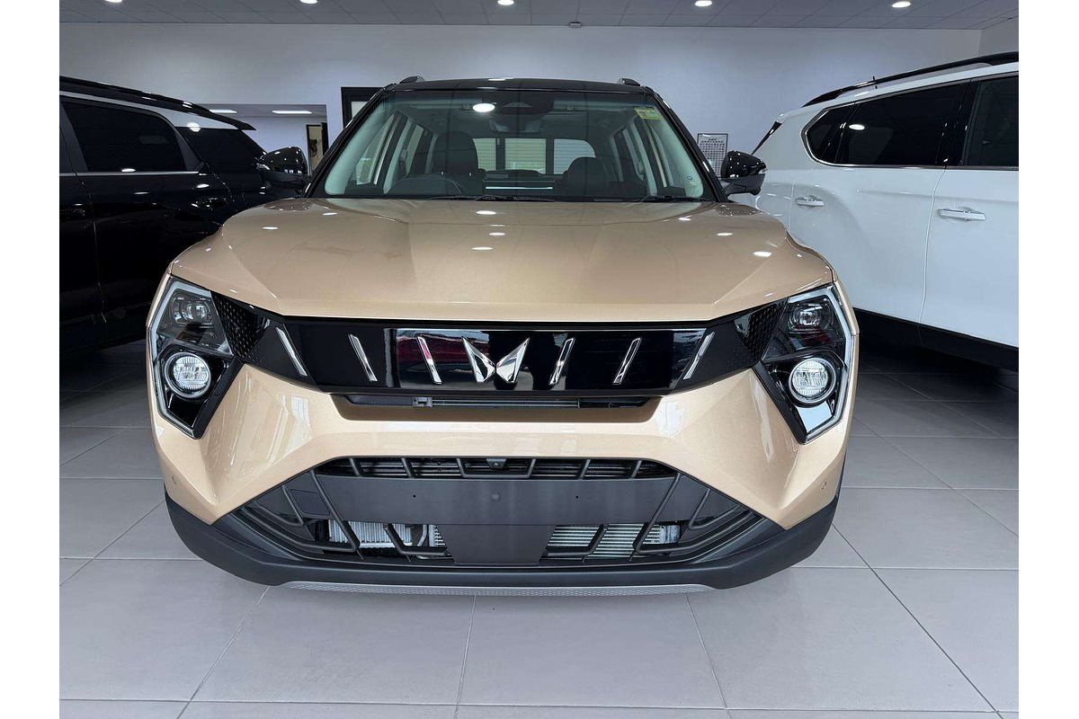 2025 Mahindra XUV3XO AX7L