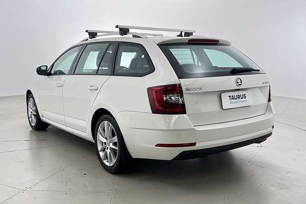 2020 SKODA Octavia 110TSI NE thumb-2