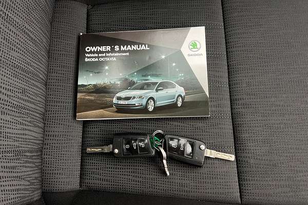 2020 SKODA Octavia 110TSI NE thumb-19