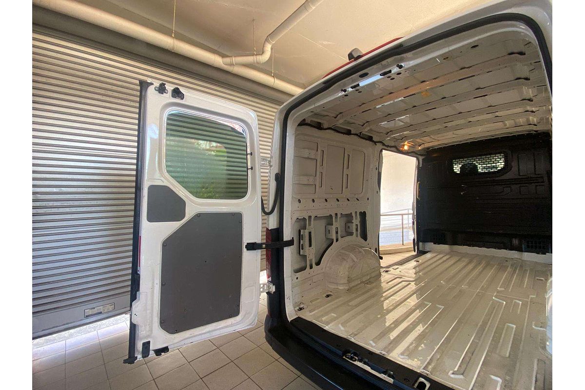 CRAFTER 35 TDI340 RUNNER SY1 MEDIUM WHEELBASE MANUAL MY18