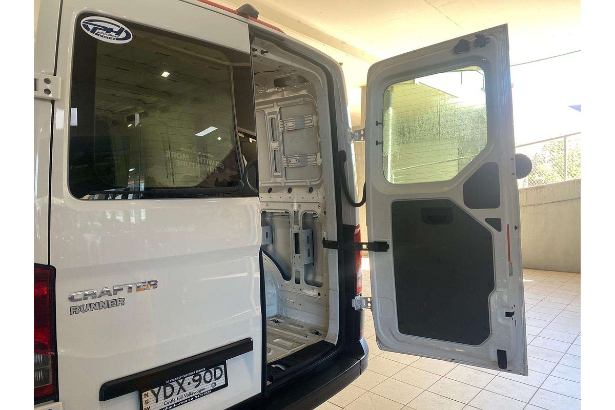 CRAFTER 35 TDI340 RUNNER SY1 MEDIUM WHEELBASE MANUAL MY18