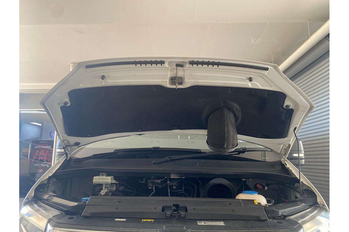 CRAFTER 35 TDI340 RUNNER SY1 MEDIUM WHEELBASE MANUAL MY18