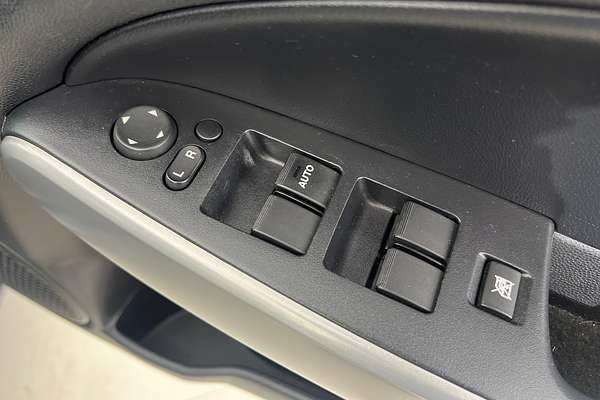 2014 Mazda 2 Neo Sport DE Series 2 thumb-9