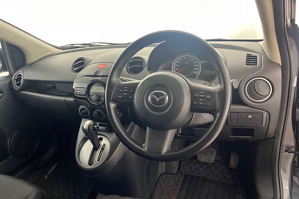2014 Mazda 2 Neo Sport DE Series 2 thumb-10