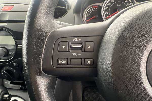 2014 Mazda 2 Neo Sport DE Series 2 thumb-11