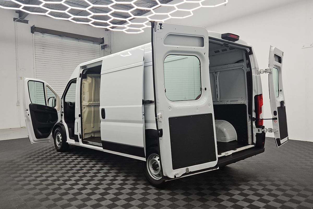 2023 Fiat Ducato Series 8 LWB Mid Roof