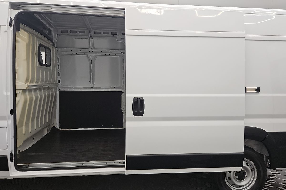 2023 Fiat Ducato Series 8 LWB Mid Roof