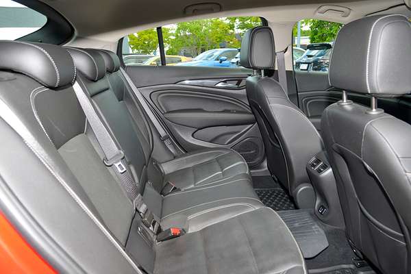 2017 Holden Commodore RS-V ZB thumb-8