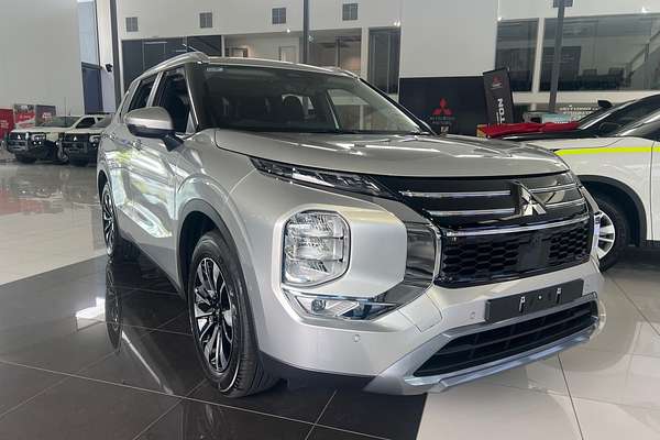 2025 Mitsubishi Outlander LS ZM