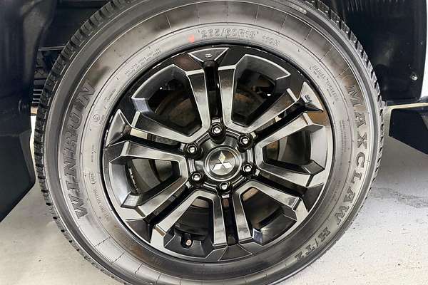 2020 Mitsubishi Triton GSR MR 4X4 thumb-8