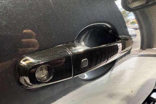 2020 Mitsubishi Triton GSR MR 4X4 thumb-9