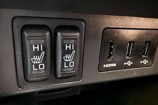 2020 Mitsubishi Triton GSR MR 4X4 thumb-36