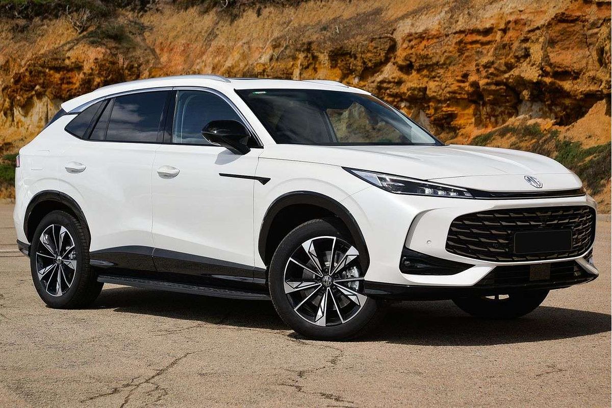 2025 MG HS Essence AS33