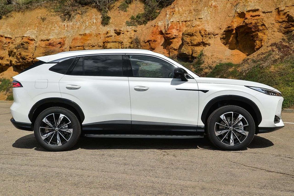 2025 MG HS Hybrid+ Essence AS33H