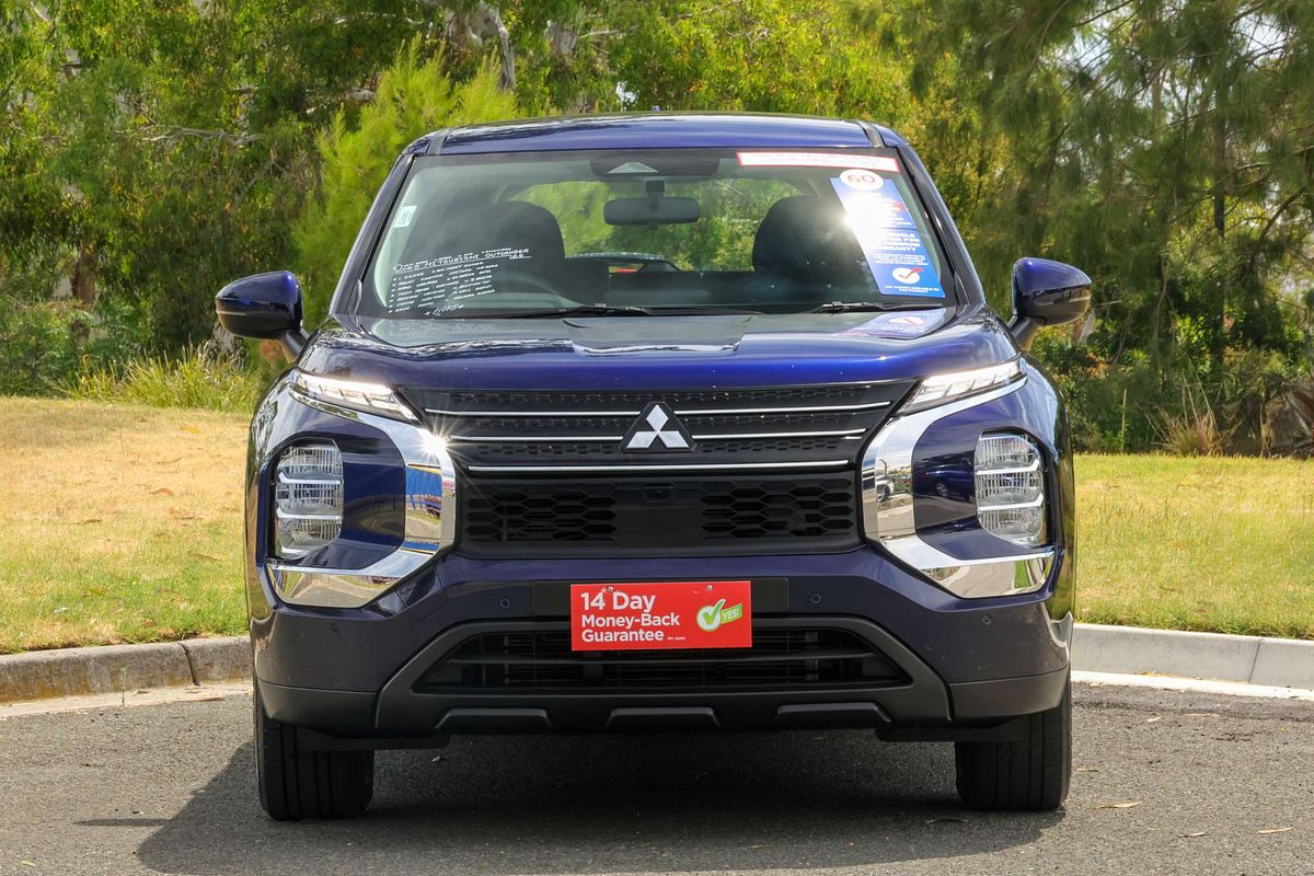 2023 Mitsubishi Outlander ES ZM