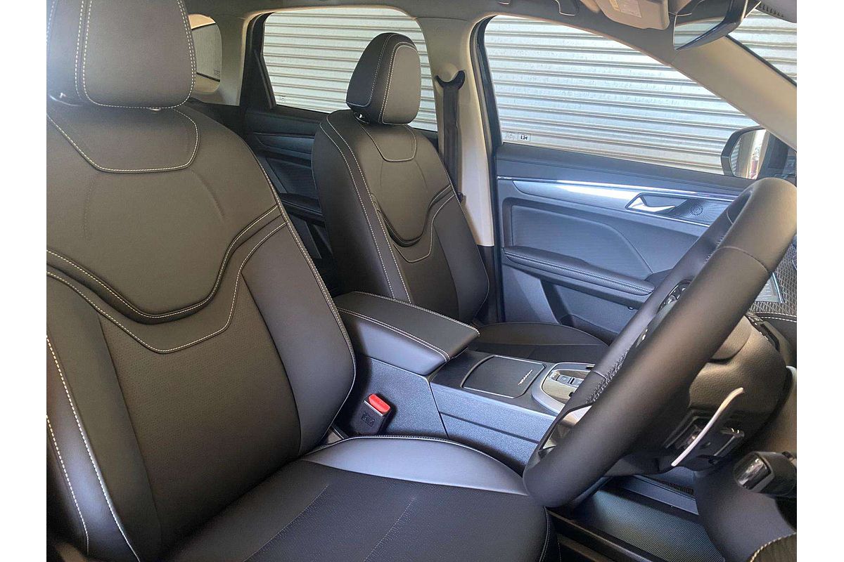 Jolion Pro Ultra Vanta Petrol Auto 4x2