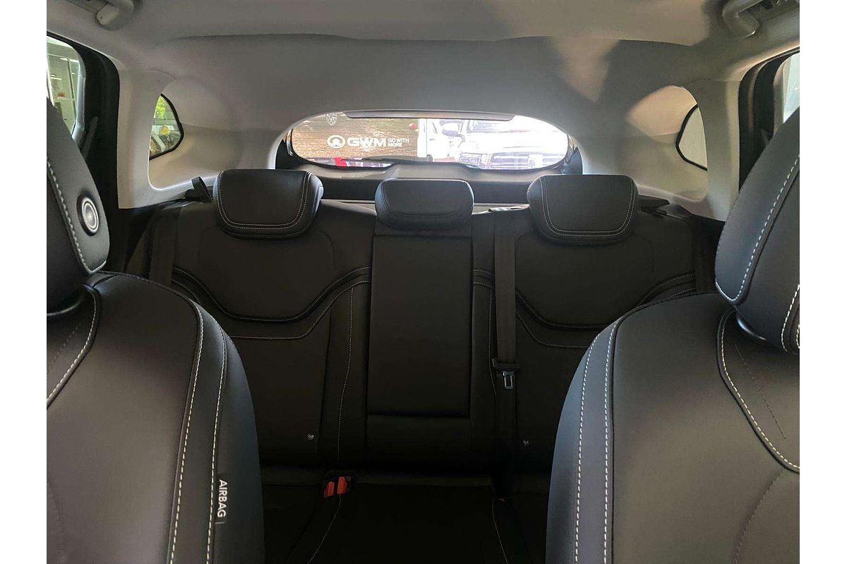 Jolion Pro Ultra Vanta Petrol Auto 4x2